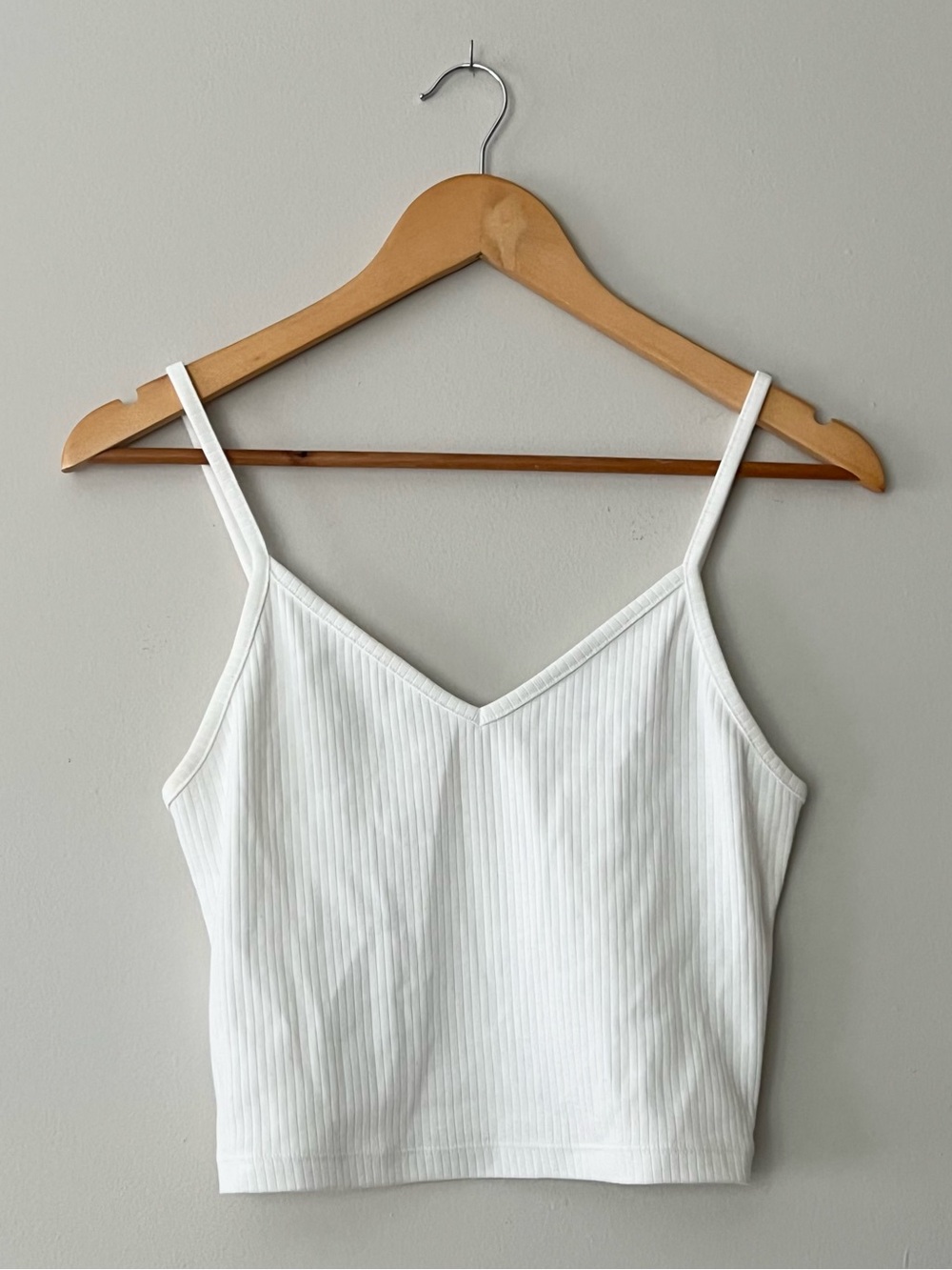 Forever 21 White Ribbed V-Neck Cami Tank Top Size L